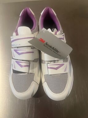 Venzo White and Lavender Cycling Shoes with Reflective 3M Accents, 7.5 NWT